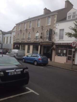 Отели типа «постель и завтрак» The Central, Buncrana Банкрана-0