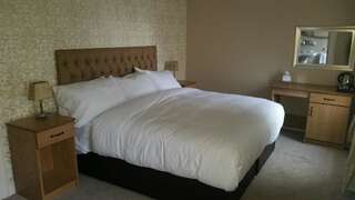 Отели типа «постель и завтрак» The Central, Buncrana Банкрана Улучшенный номер с кроватью размера «king-size»-1